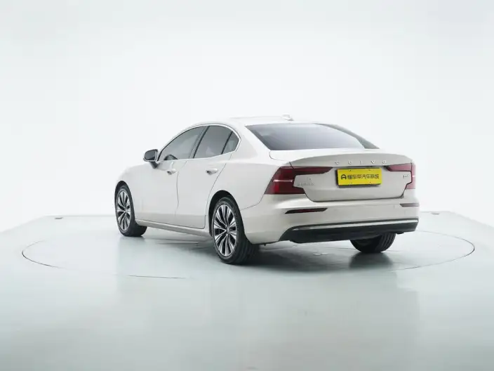 Volvo S60 2026 Model B4 Smart Range Deluxe Edition – фото 5