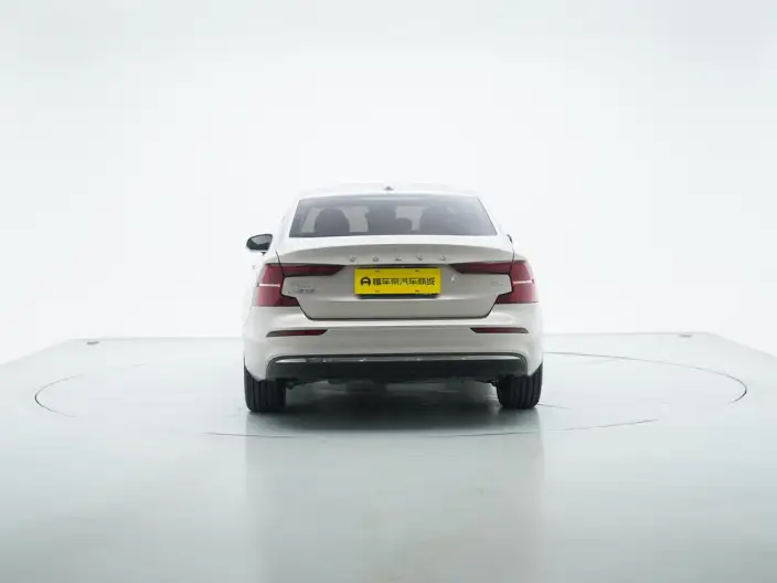 Volvo S60 2026 Model B4 Smart Range Deluxe Edition – фото 6