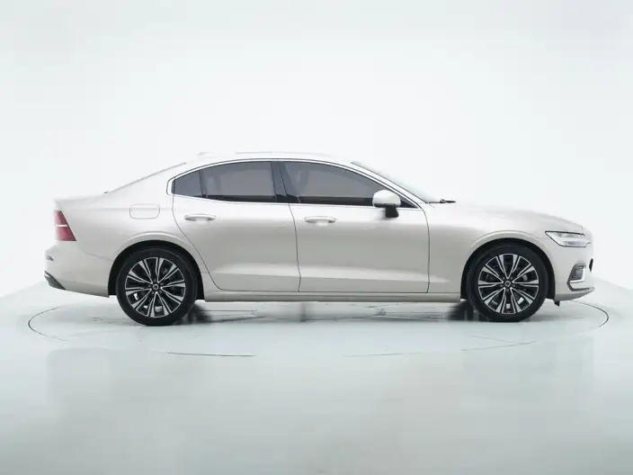 Volvo S60 2026 Model B4 Smart Range Deluxe Edition – фото 8