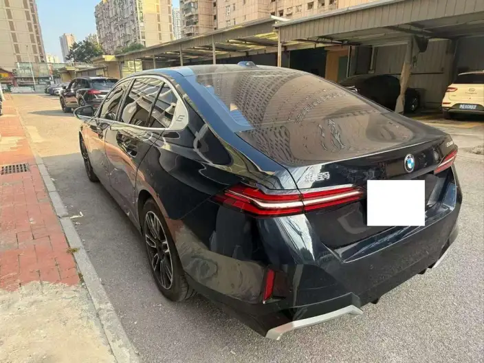 BMW 5 Series 2025 Model 530Li Leading Model M Sports Set – фото 3