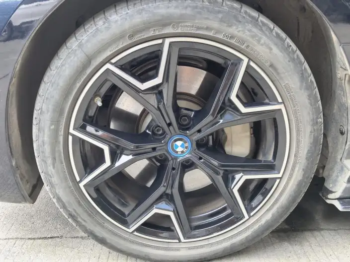 BMW i3 2023 Model eDrive40L Night Edition Sports Set – фото 9