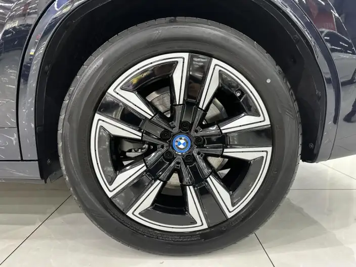 BMW iX3 2023 Model Leading Model – фото 6
