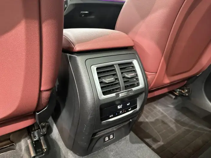 BMW iX3 2023 Model Leading Model – фото 8