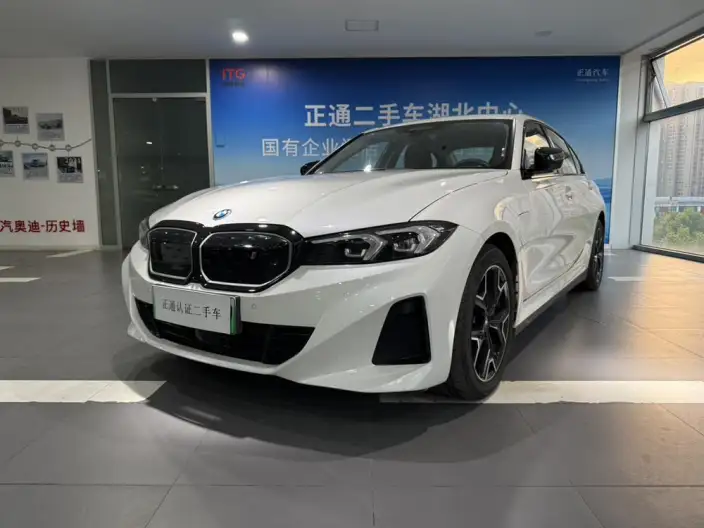 BMW i3 2023 Model eDrive40L Night Set
