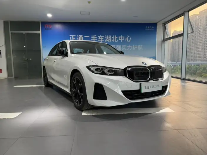 BMW i3 2023 Model eDrive40L Night Set