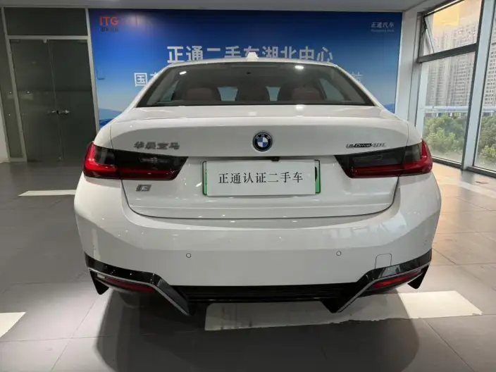BMW i3 2023 Model eDrive40L Night Set