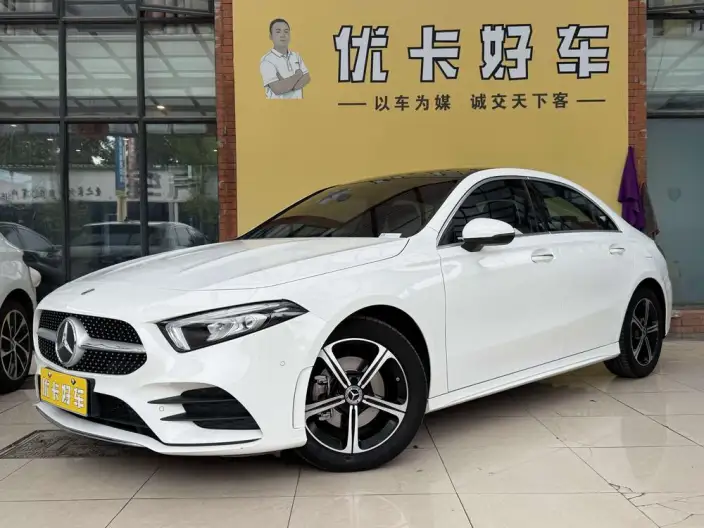 Mercedes-Benz A-class 2022 Model Facelift II A 200 L Sports sedan Fashion Edition
