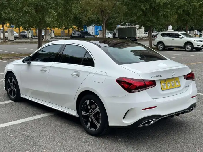 Mercedes-Benz A-class 2022 Model Facelift II A 200 L Sports sedan Fashion Edition
