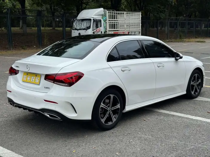 Mercedes-Benz A-class 2022 Model Facelift II A 200 L Sports sedan Fashion Edition – фото 6