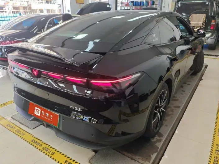 Arcfox α-S 5 2024 Model 560MAX 185kW