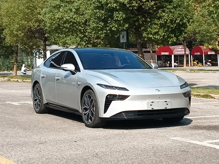 eπ 007 2025 Model EV 565 4WD Max Pilot Edition