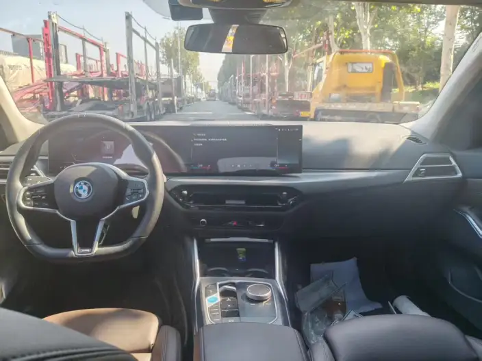 BMW i3 2025 Model eDrive35L – фото 8