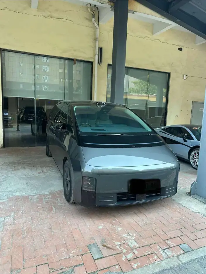 Li Auto MEGA 2024 Model Ultra Edition