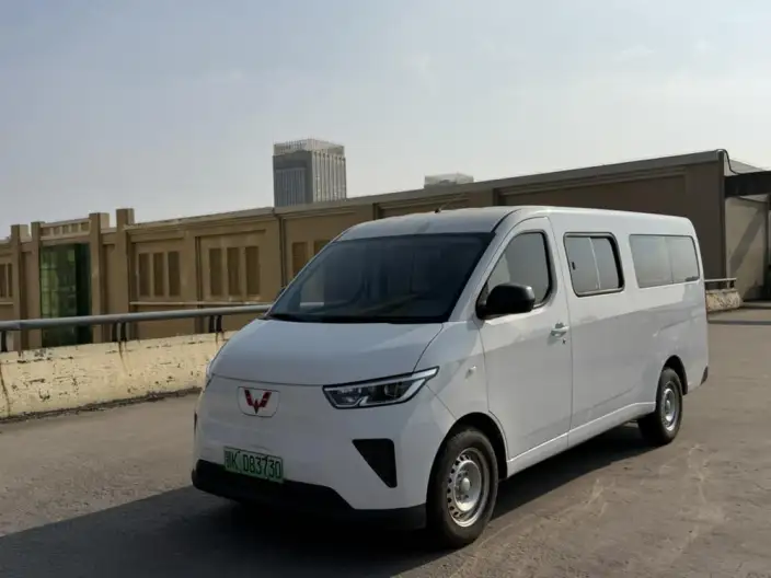 Wuling Yangguang 2024 Model 300km Comfort Model Passenger car Edition 75kW – фото 1