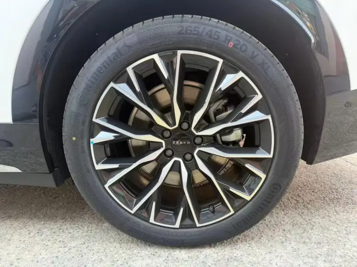 ZEEKR 7X 2026 Model 103kWh Rear Drive Max Edition – фото 8