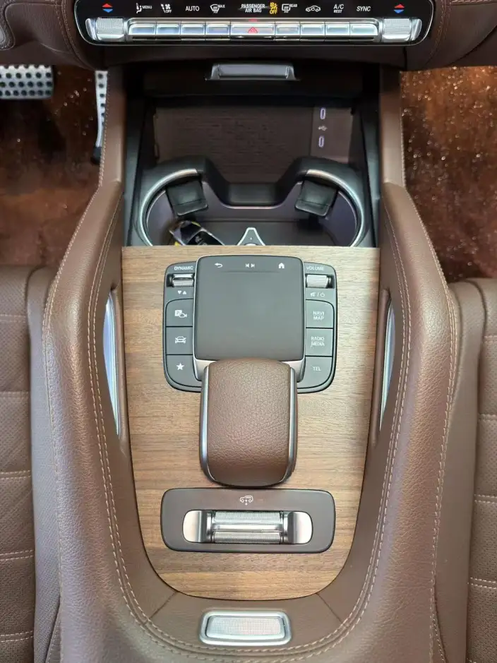 Mercedes-Benz GLS 2025 Model GLS 450 4MATIC Luxury Model – фото 8