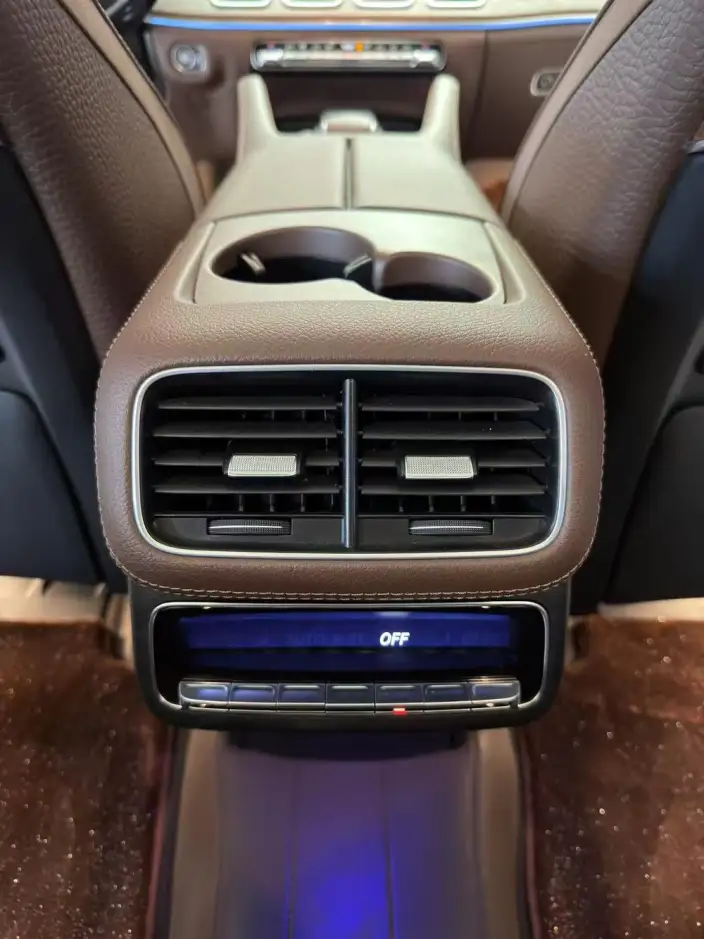 Mercedes-Benz GLS 2025 Model GLS 450 4MATIC Luxury Model – фото 9