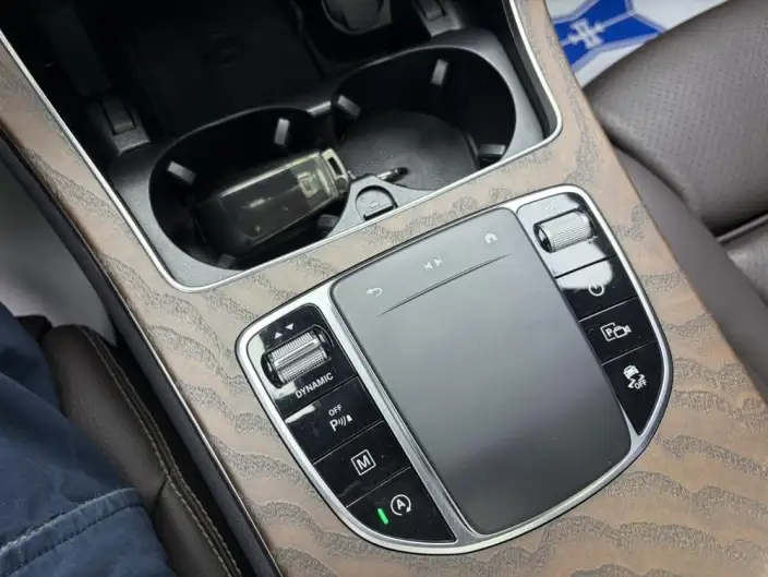 Mercedes-Benz GLC 2022 Model Facelift GLC 300 L 4MATIC Dynamic Model Collector Edition – фото 8