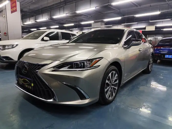 Lexus ES 2021 Model 200 Superior Edition – фото 1