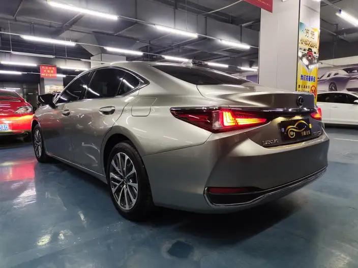 Lexus ES 2021 Model 200 Superior Edition – фото 4