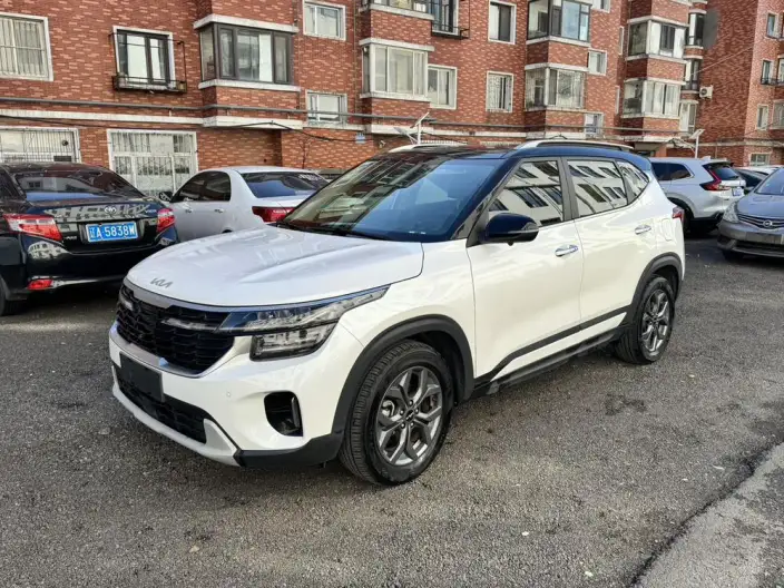 Kia Seltos 2023 Model 1.5L IVT Deluxe Edition – фото 1