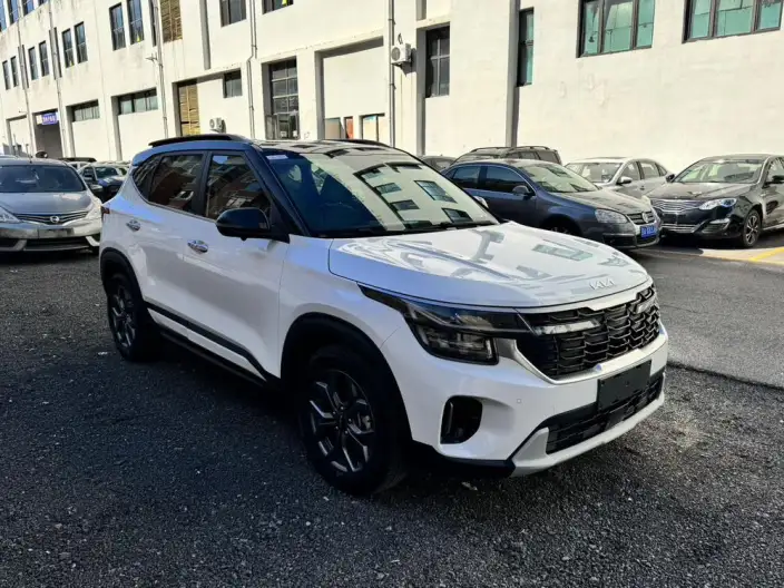 Kia Seltos 2023 Model 1.5L IVT Deluxe Edition – фото 3