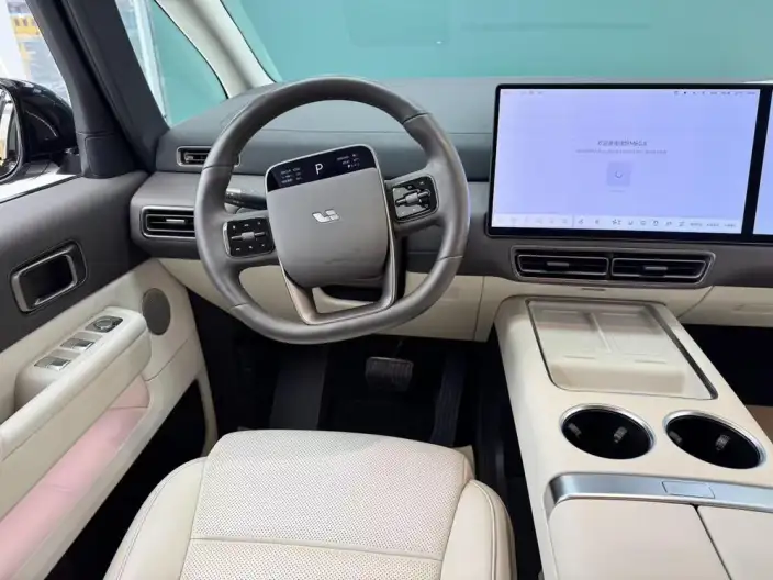 Li Auto MEGA 2024 Model Ultra Edition – фото 7