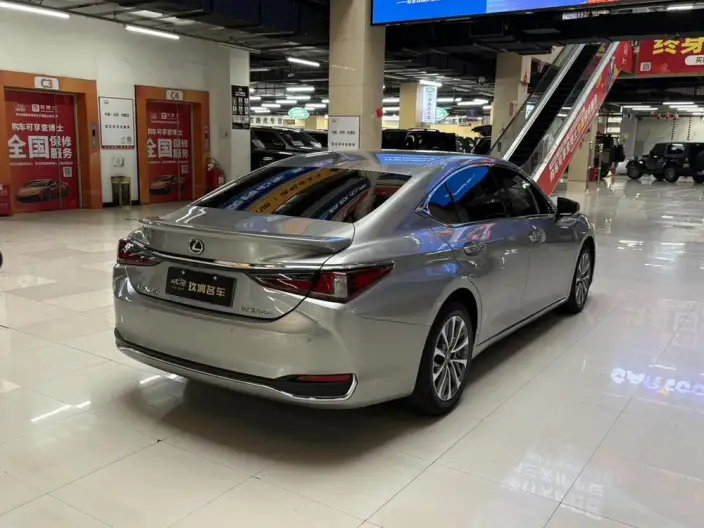 Lexus ES 2022 Model 300h Superior Edition – фото 5