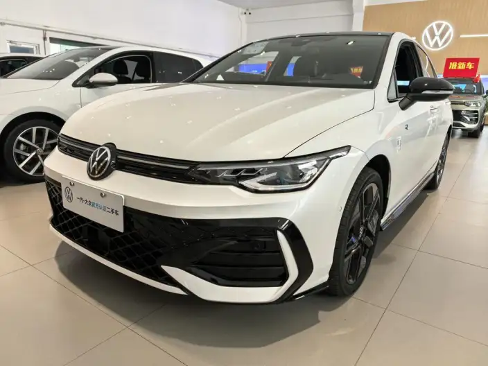 Volkswagen Golf 2025 Model 300TSI R-Line – фото 1