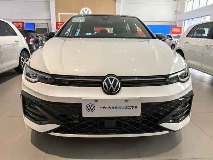 Volkswagen Golf 2025 Model 300TSI R-Line – фото 2