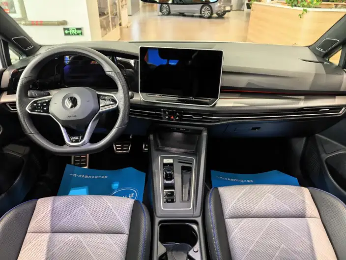 Volkswagen Golf 2025 Model 300TSI R-Line – фото 7
