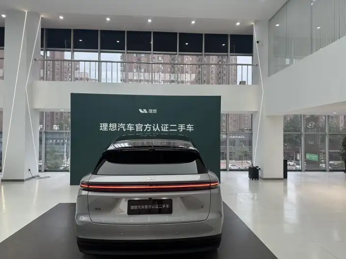 Li Auto i6 2025 Model 4WD Standard Edition – фото 3