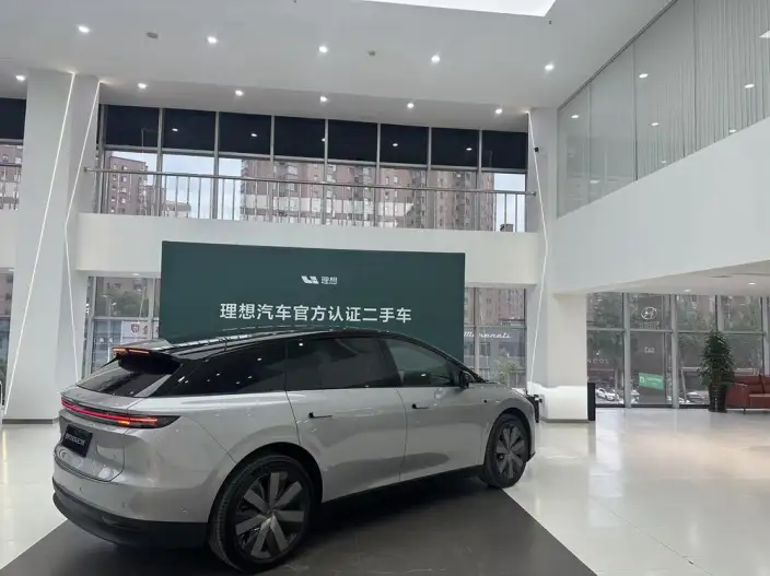 Li Auto i6 2025 Model 4WD Standard Edition – фото 4