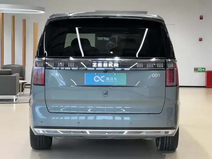 ZEEKR 009 2024 Model VI seat Executive Edition 4WD 108kWh – фото 5