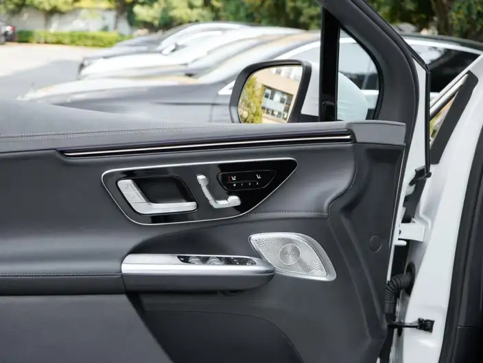 Mercedes-Benz EQE SUV 2023 Model EQE SUV 350 4MATIC Deluxe Edition – фото 10
