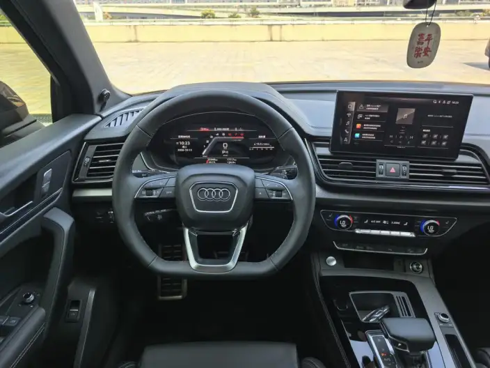 Audi Q5L Sportback 2023 Model 40 TFSI Luxury Model – фото 10
