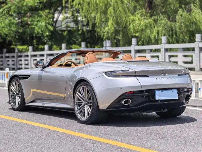Aston Martin DB12 2024 Model 4.0T V8 Volante – фото 4