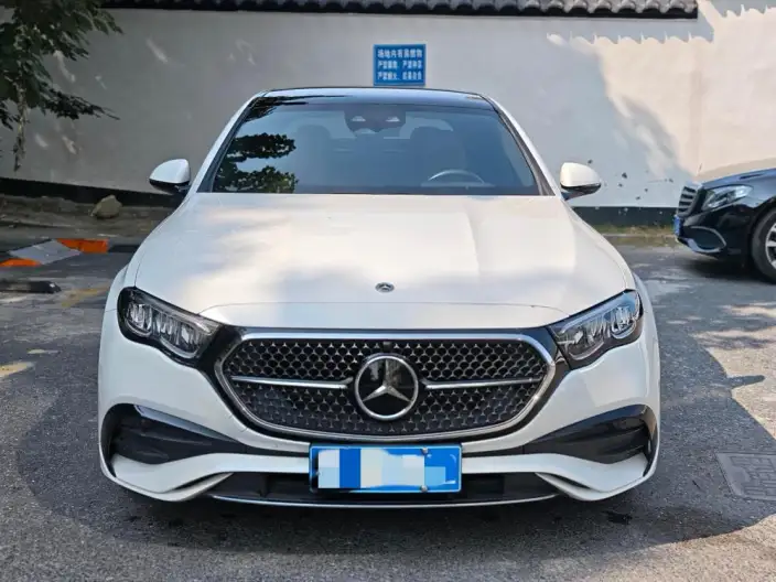 Mercedes-Benz E-Class 2024 Model E 260 L Sports sedan – фото 2
