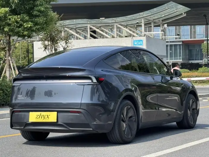Model Y 2025 Model Rear-wheel drive version – фото 6