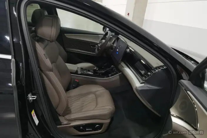 BYD Han DM 2024 Model DM-i Honor Edition 121KM Noble Model – фото 9