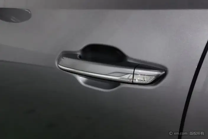 HONGQI HS6 PHEV 2026 Model 220 4WD Smart Hybrid Edition – фото 9
