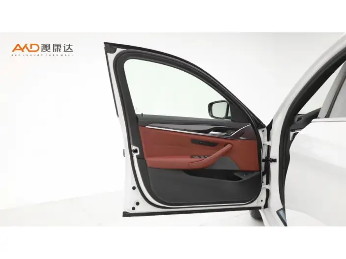 BMW 5 Series 2022 Model Facelift II 525Li M Sports Set – фото 9