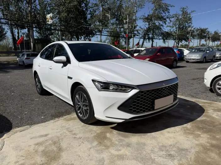 BYD Qin PLUS DM 2023 Model DM-i Champion Edition 120KM Leading Model – фото 3