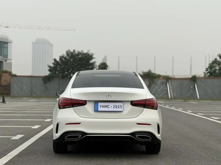 Mercedes-Benz A-class 2022 Model A 180 L Sports sedan – фото 6