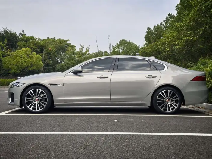 Jaguar XFL 2024 Model 2.0T P250 2WD Exclusive Deluxe Edition