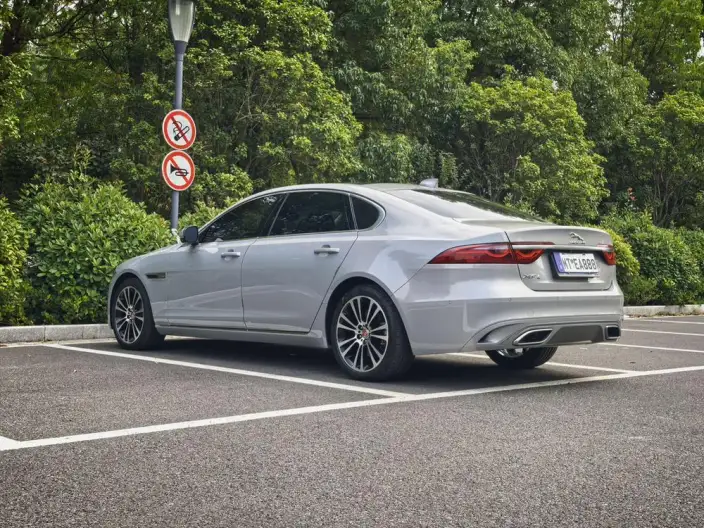 Jaguar XFL 2024 Model 2.0T P250 2WD Exclusive Deluxe Edition – фото 5
