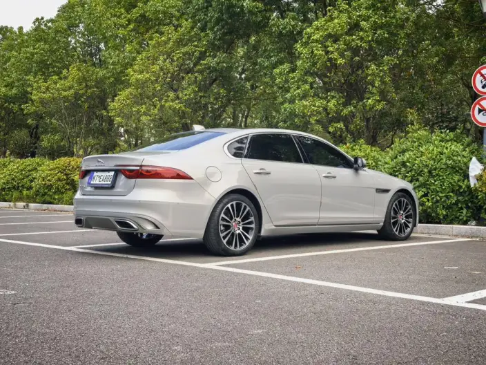Jaguar XFL 2024 Model 2.0T P250 2WD Exclusive Deluxe Edition – фото 7