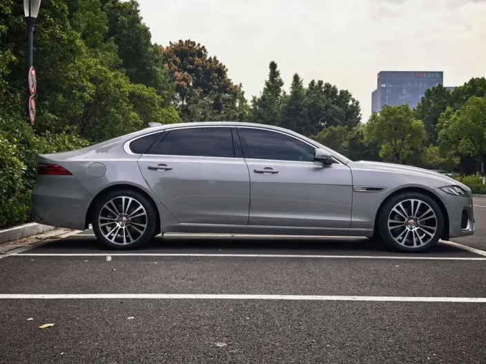 Jaguar XFL 2024 Model 2.0T P250 2WD Exclusive Deluxe Edition – фото 8