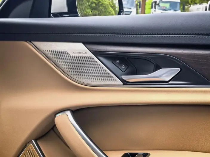 Jaguar XFL 2024 Model 2.0T P250 2WD Exclusive Deluxe Edition – фото 9