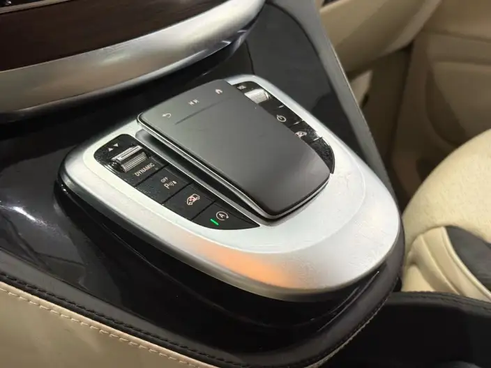 Mercedes-Benz V-Class 2022 Model V 260 Pilot Edition – фото 5